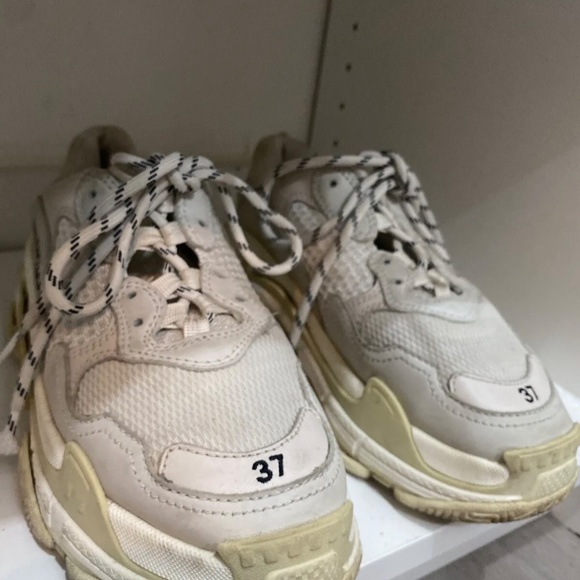 Balenciaga Triple S Trainers - Picture 5 of 6